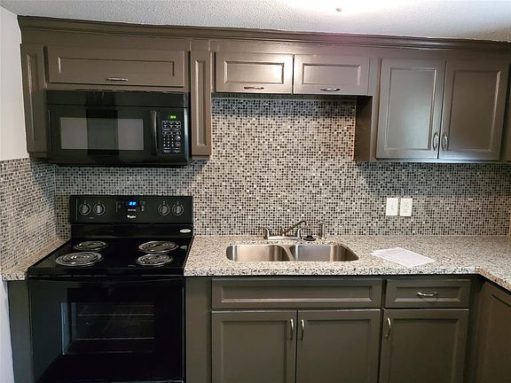 2nd image of 1501 1/2 Asbury St Unit B