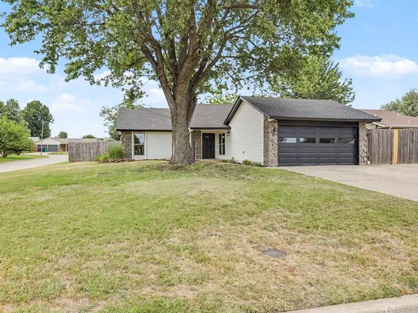 10333 Glascow Dr, Yukon, OK 73099