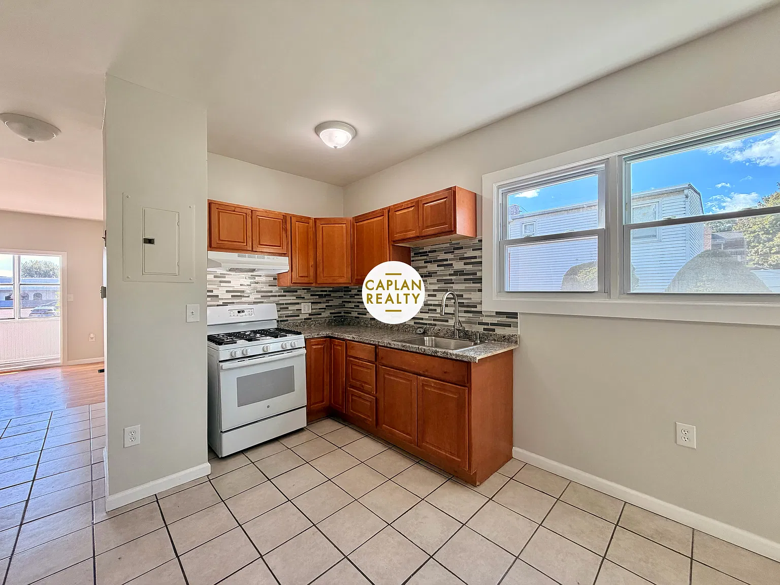 2 bed, 1100 sqft, $2,075 — Photo 2