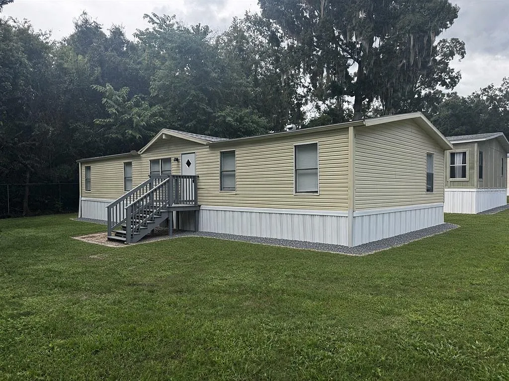 4 bed, 2.0 bath, 1650 sqft, $1,600 — Photo 1
