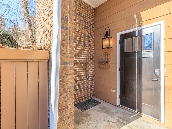 3rd image of 557 Winterview Ln