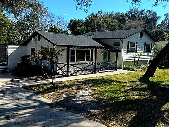 1824 Crestview Dr, Mount Dora, FL 32757