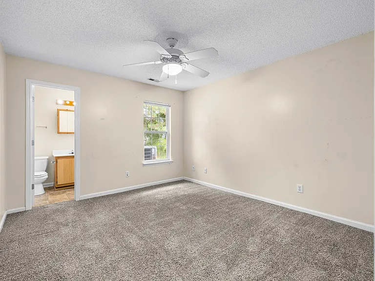 116 Live Oak Ct — Photo 13