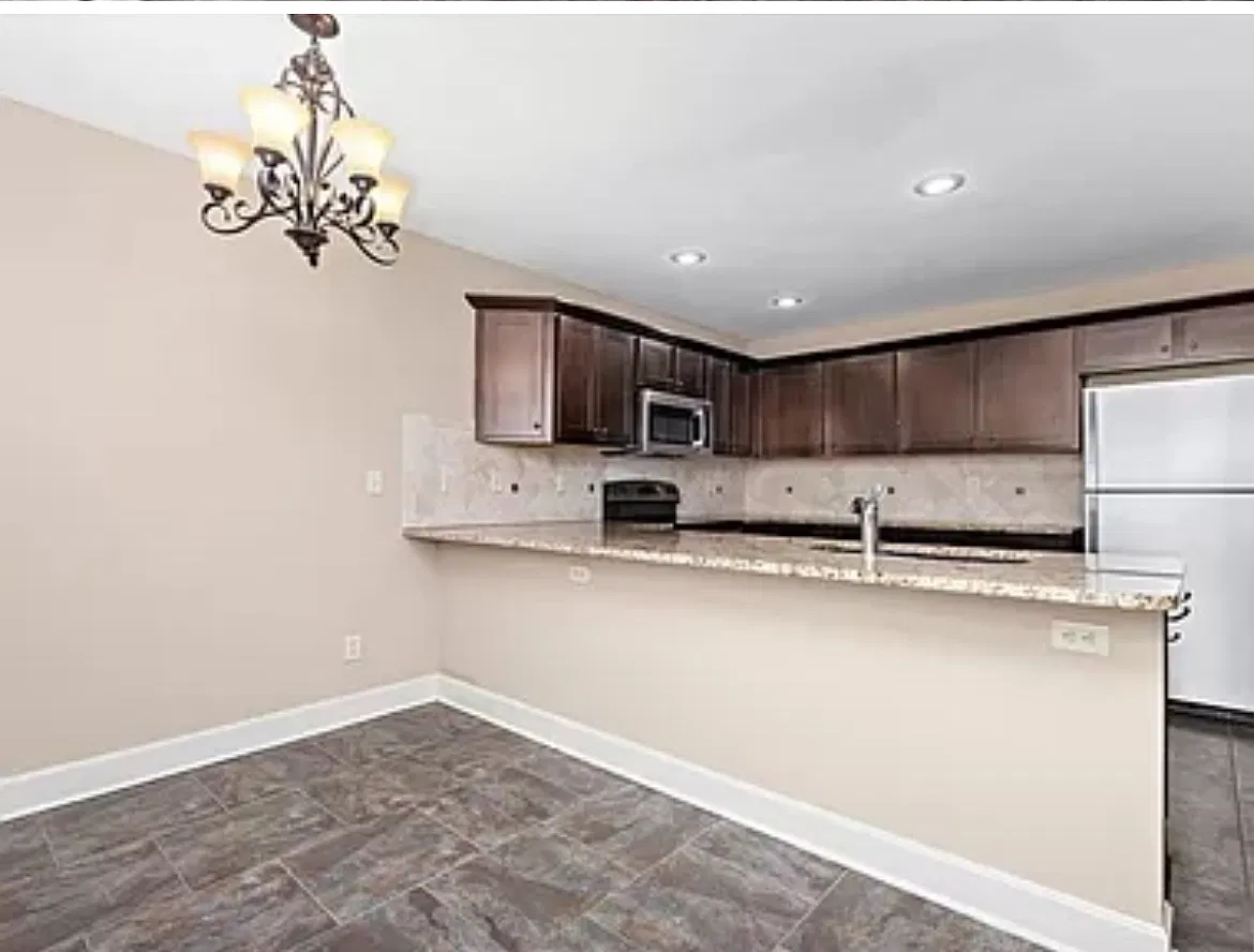 2 bed, 1270 sqft, $1,750 — Photo 3