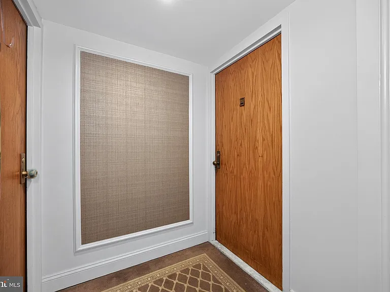1800 Old Meadow Rd #101 — Photo 35