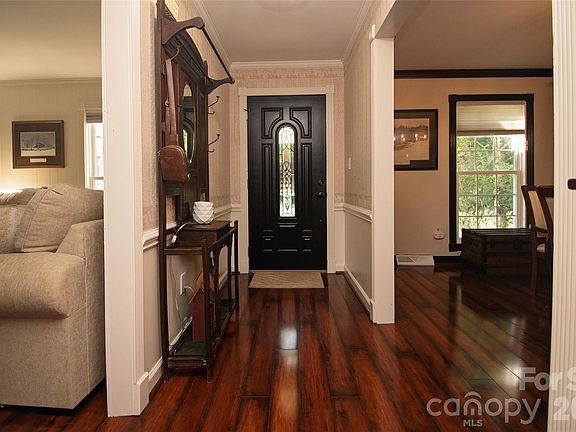 3rd image of 8301 Abercorn Ln