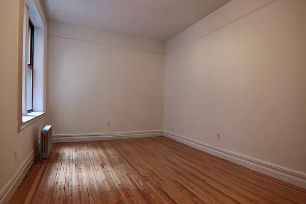 Rented by PMG Real Estate  | media 10