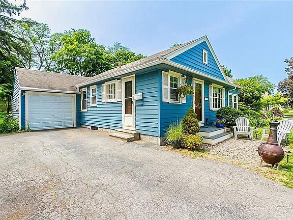 3rd image of 184 Village Ln