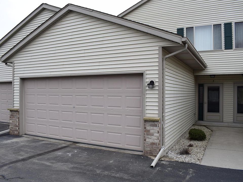 1st image of 967 Roseland Dr APT 2