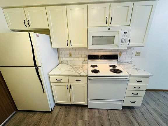 2nd image of 125 E Zeller St APT 4