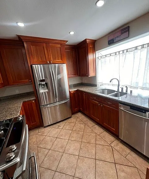 301 Diamond St #B — Photo 9