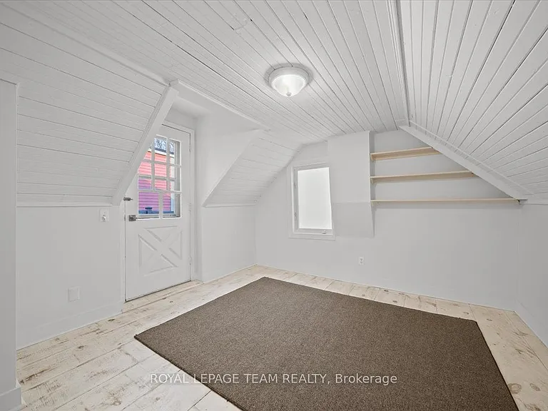 135 Upper Lorne Pl #2 — Photo 12