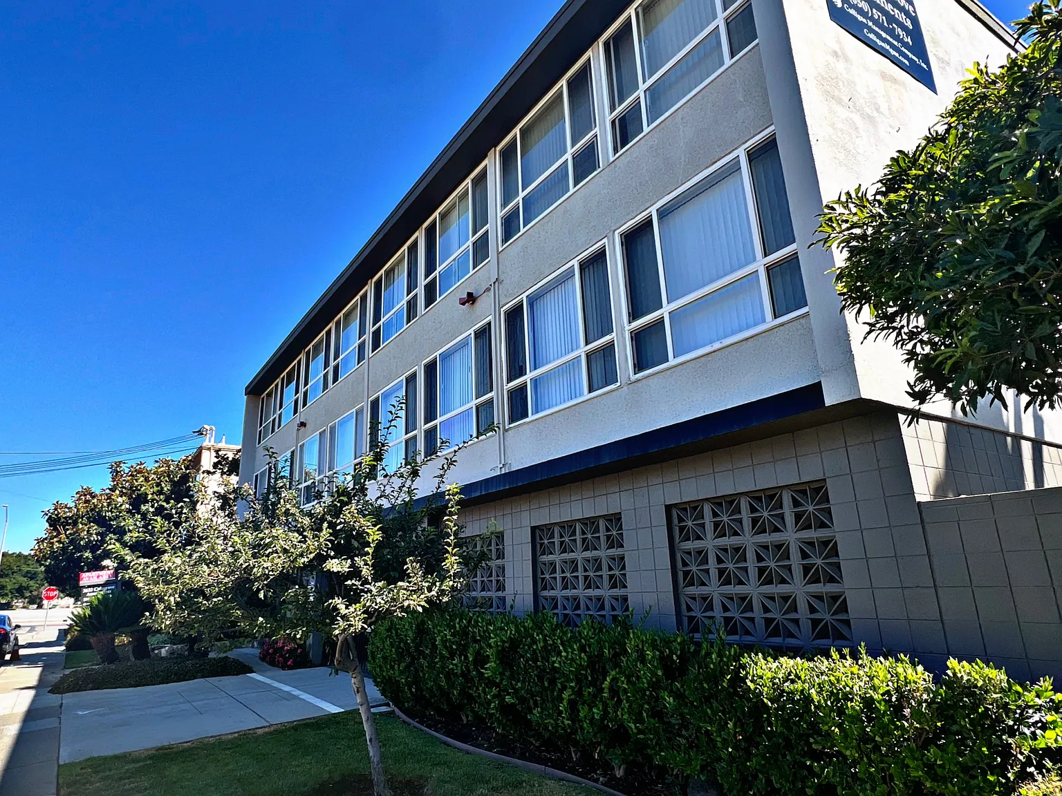The Colegrove Apartments — Photo 3