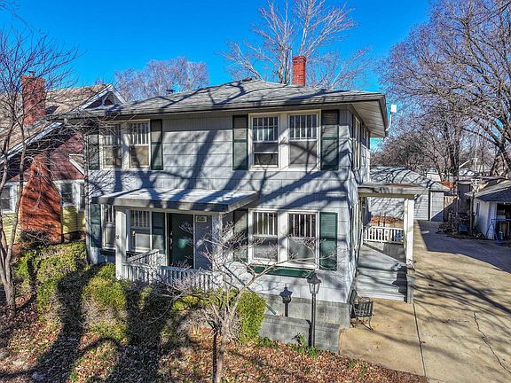 2nd image of 826 W 4th Ave