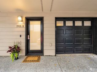 1916 N 46th St, Seattle, WA 98103