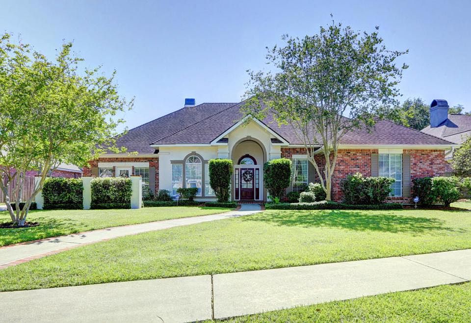 1st image of 103 Claremont Cir