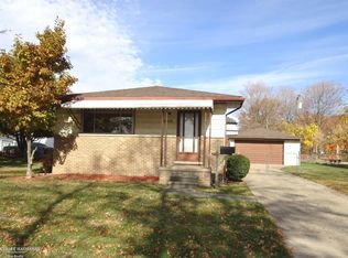 6815 Braun St, Center Line, MI 48015