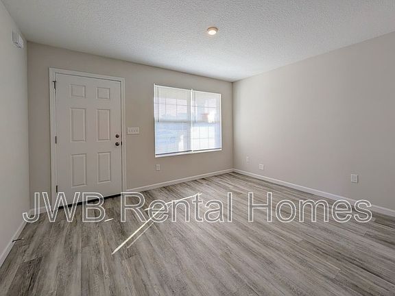5th image of 2342 N Davis St
