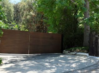 7674 Willow Glen Rd, Los Angeles, CA 90046