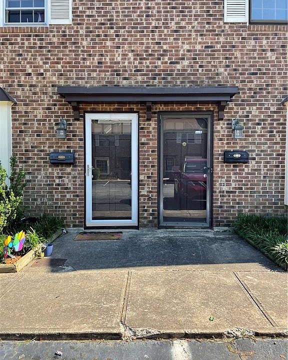 2nd image of 606 Vineyard Park Ct