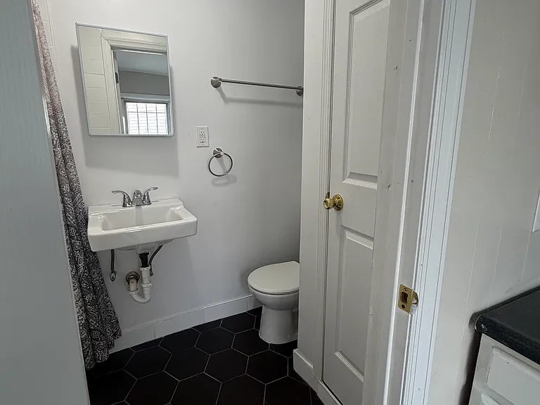 176 Bloomfield Ave #2 — Photo 6