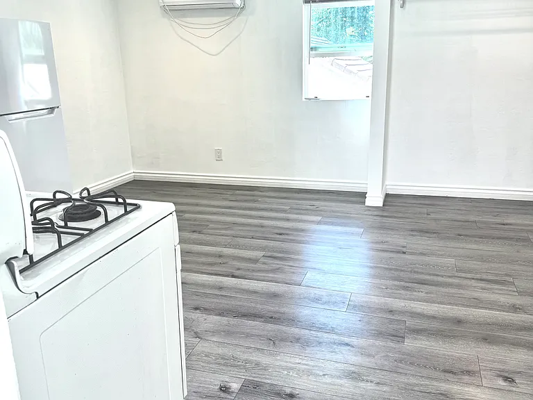 101 S Cordova St #7 — Photo 6