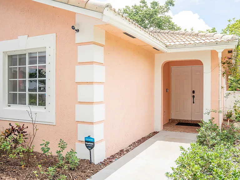 1506 SW 28th Ter — Photo 44