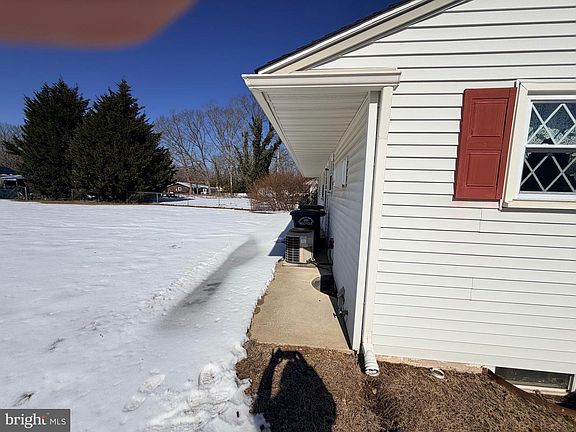 4th image of 310 Oakwood Dr
