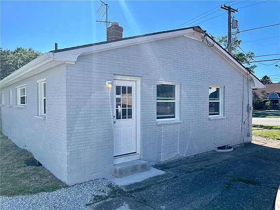 3rd image of 1309 E 38th St