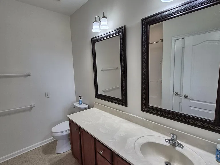 1325 Emsworth Dr — Photo 6