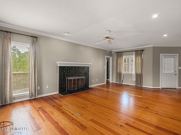 5th image of 212 Hillman Rd
