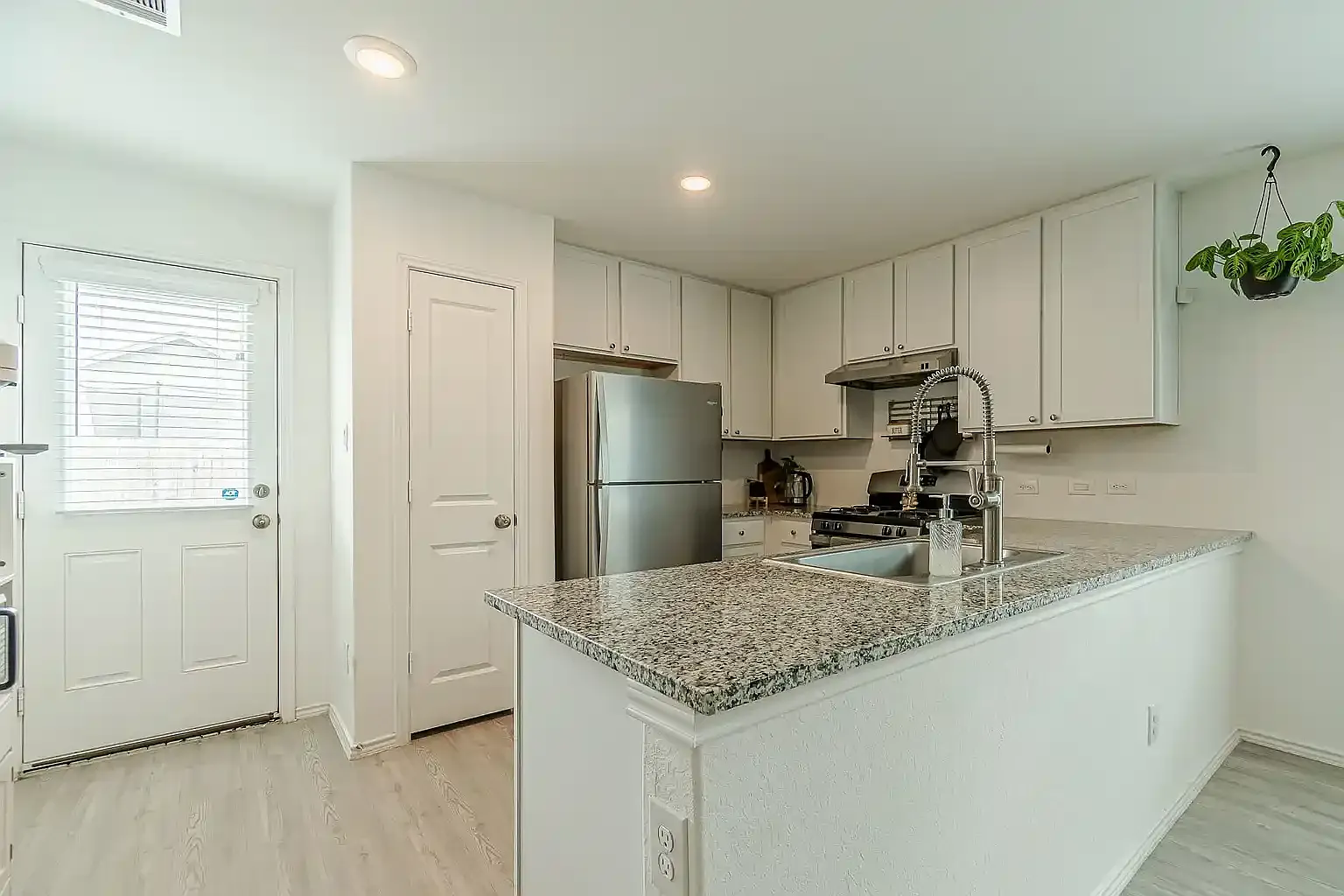 3 bed, 1440 sqft, $1,695 — Photo 4