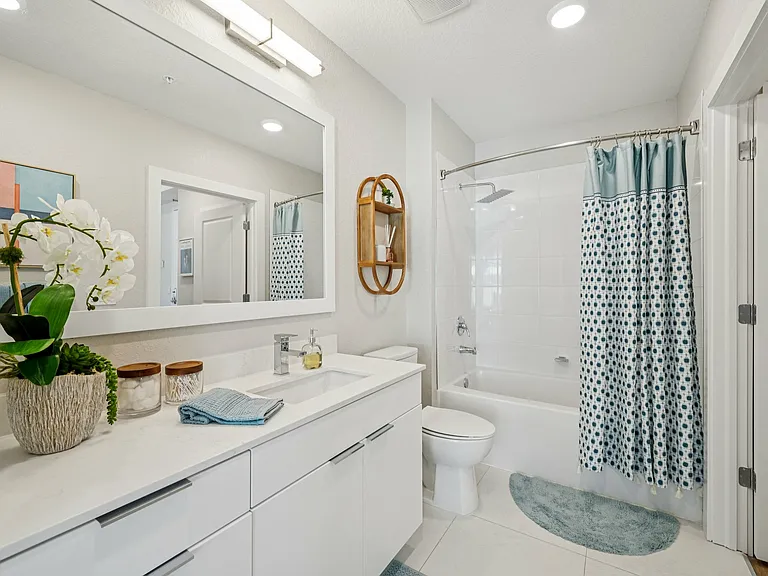Marina Club Apartment homes — Photo 11