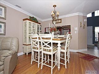 5th image of 27 Greenwich Ct