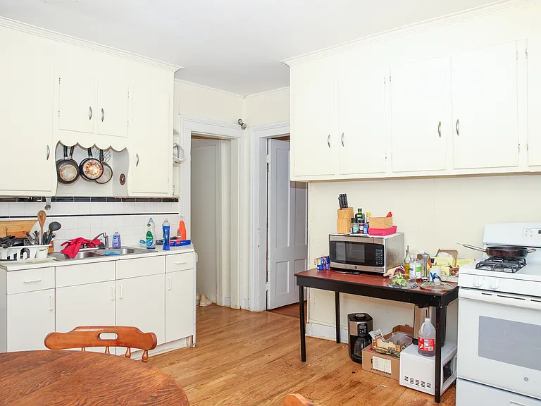 54 Vernon St #1 — Photo 8
