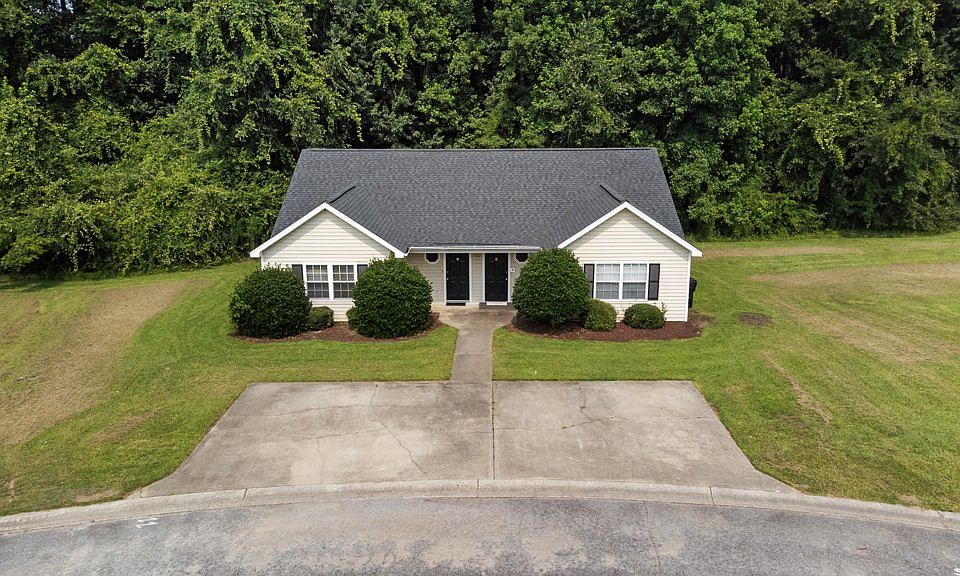 1st image of 1582A Hollow Dr