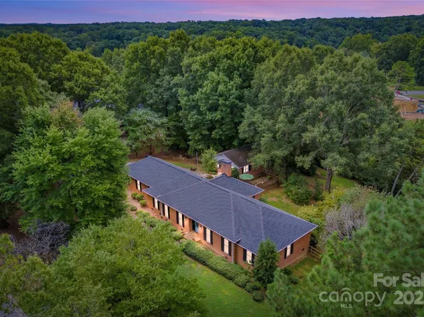 1217 Rosa Dr, Monroe, NC 28112