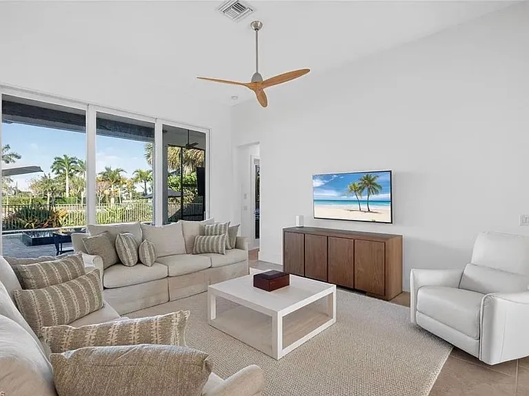 14835 Dockside Ln — Photo 5