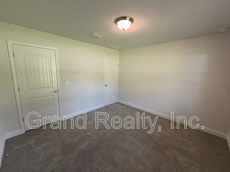 5004 Hamilton Crossing Blvd — Photo 20