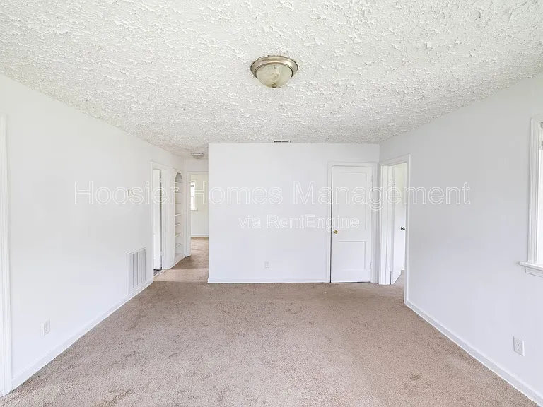6119 Nimitz Dr — Photo 8
