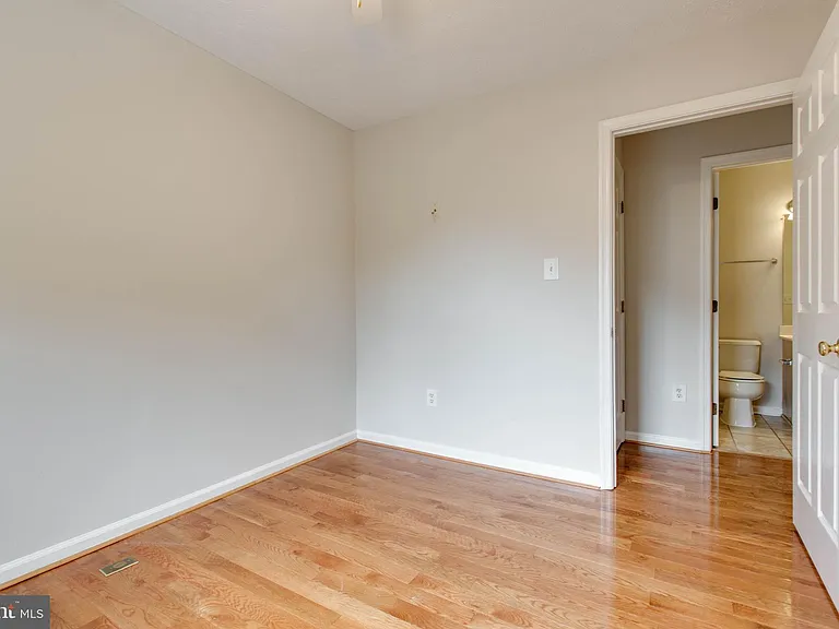 8125 Gray Stone Ln — Photo 33