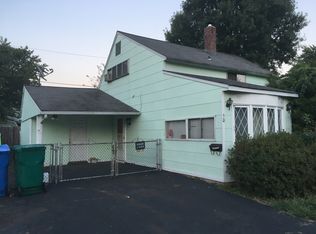 50 Great Oak Rd, Levittown, PA 19057