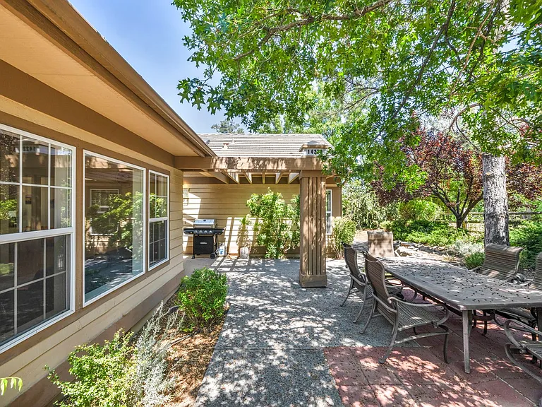 14220 W Windriver Ln — Photo 3