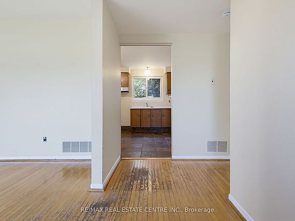 4th image of 63 Brentwood Dr