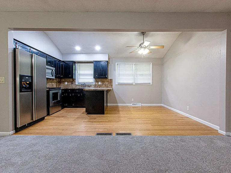 9123 Berry St — Photo 9
