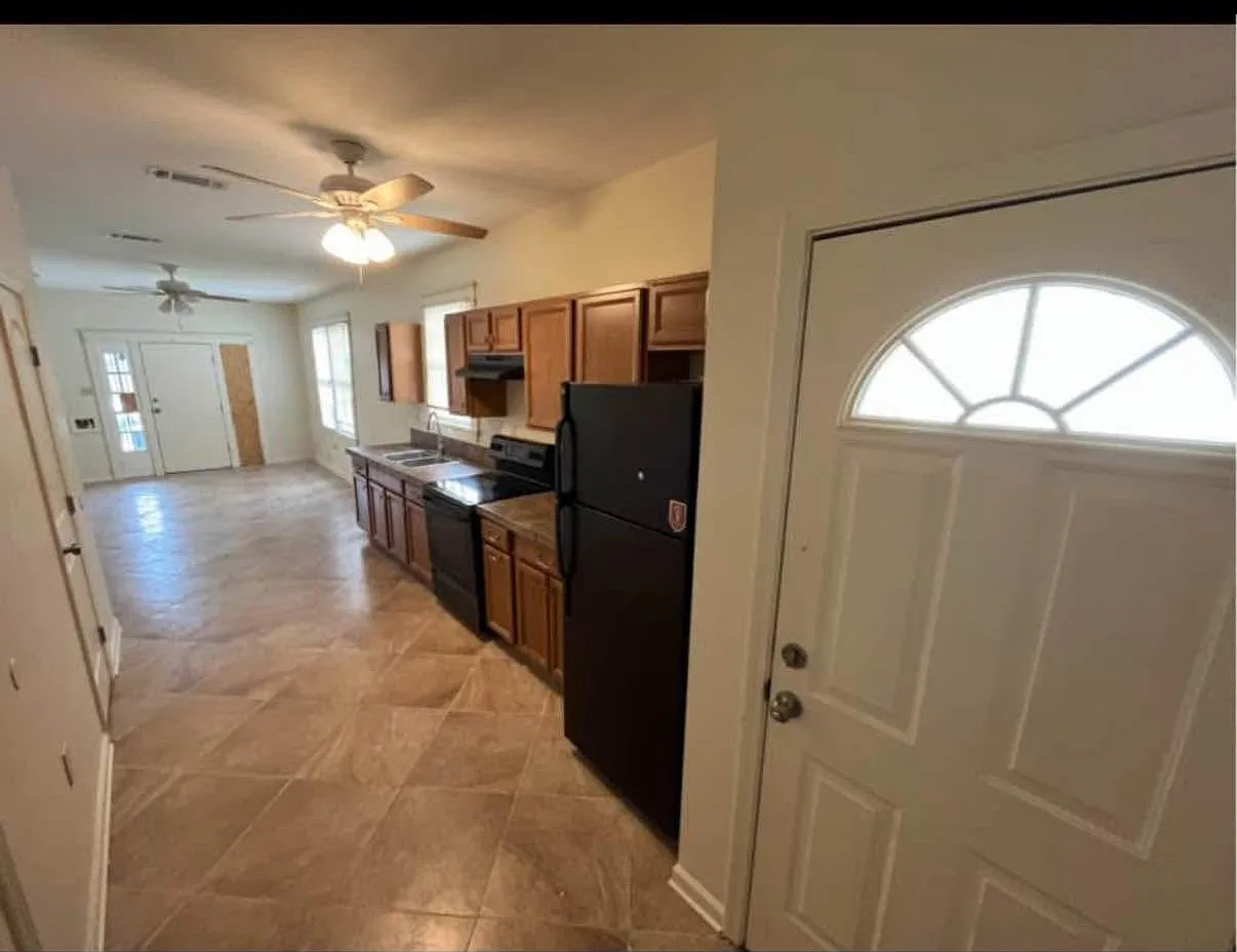 2 bed, 850 sqft, $1,500 — Photo 4