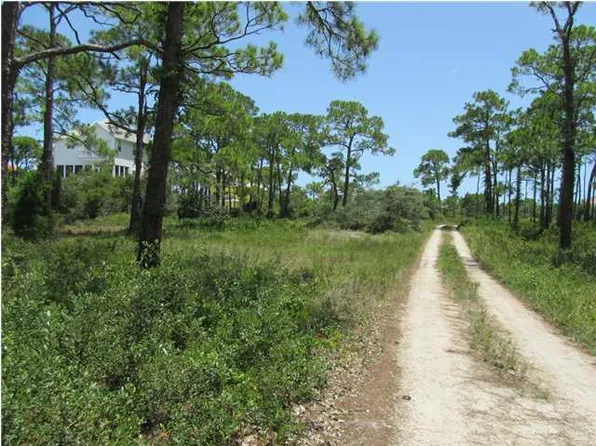 1615 E Gulf Beach Dr, Eastpoint, FL 32328