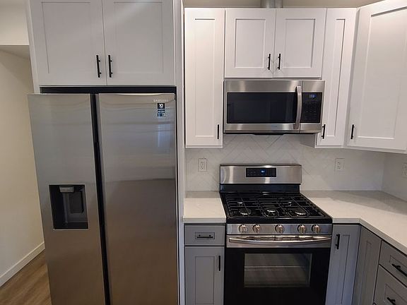 5th image of 4738 67th St