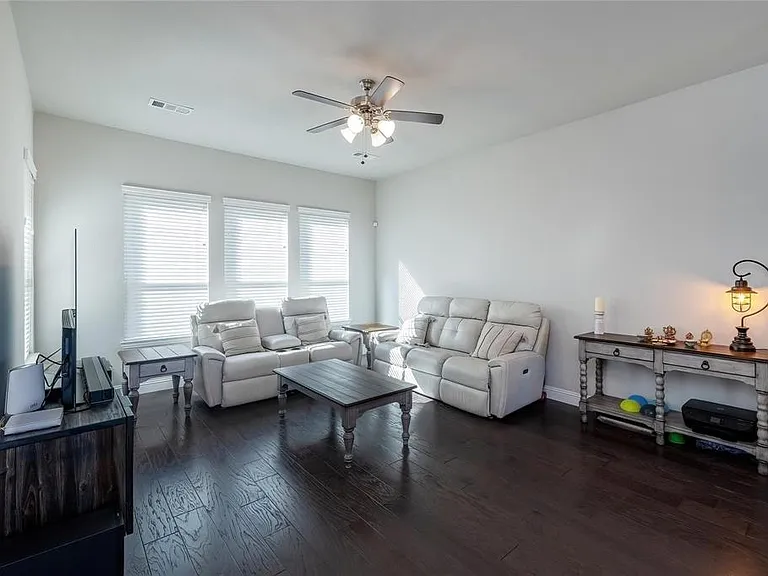 2421 Springhill Ave — Photo 6