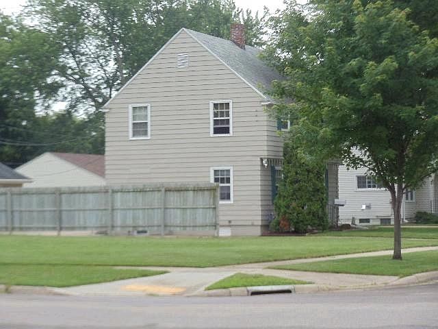 2nd image of 826 Cornelia St